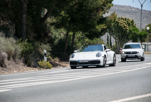 Porsche 992 Carrera 4S