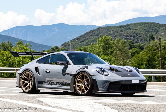 Porsche 992 GT3 RS Weissach Package