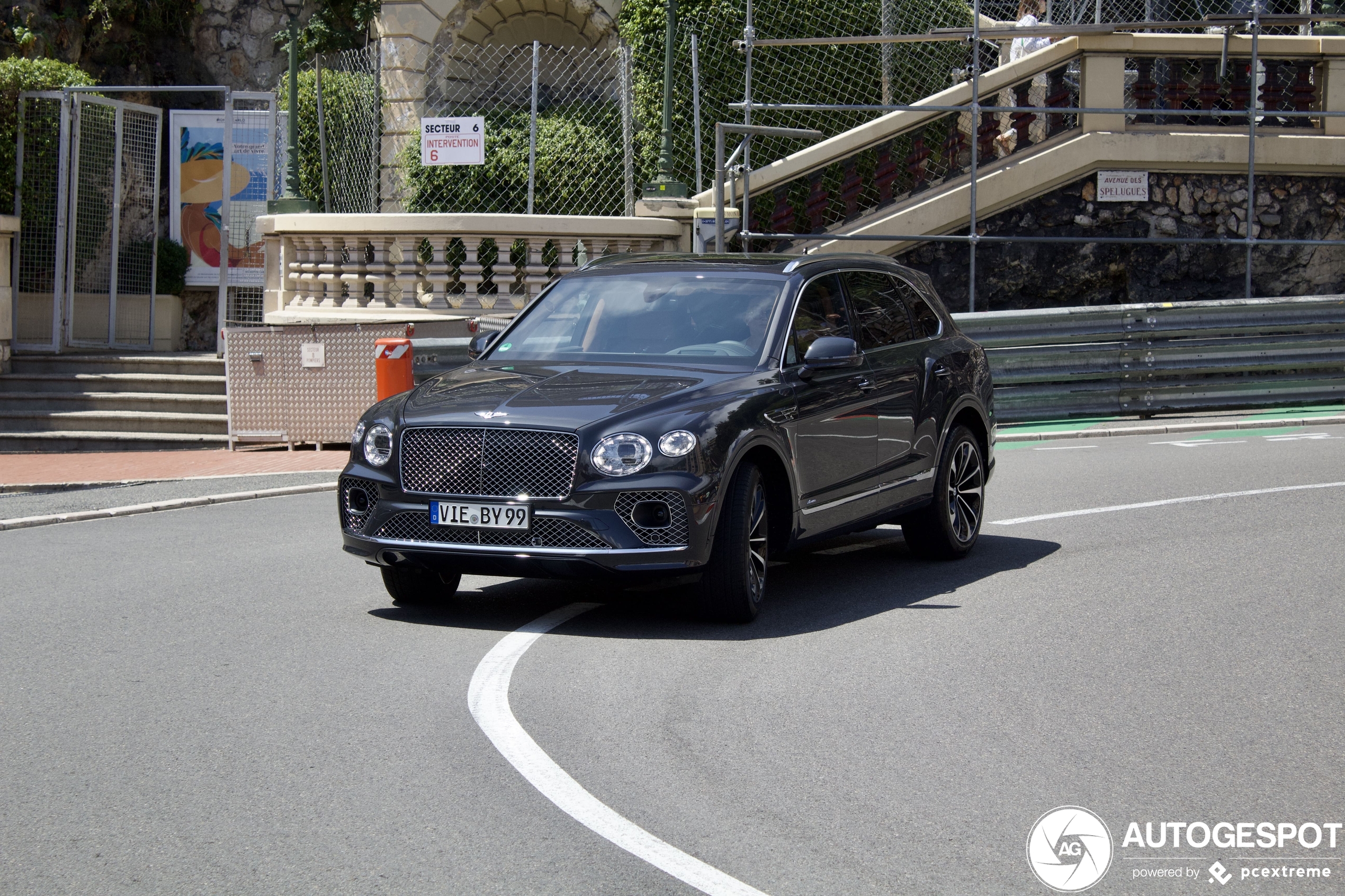 Bentley Bentayga Azure