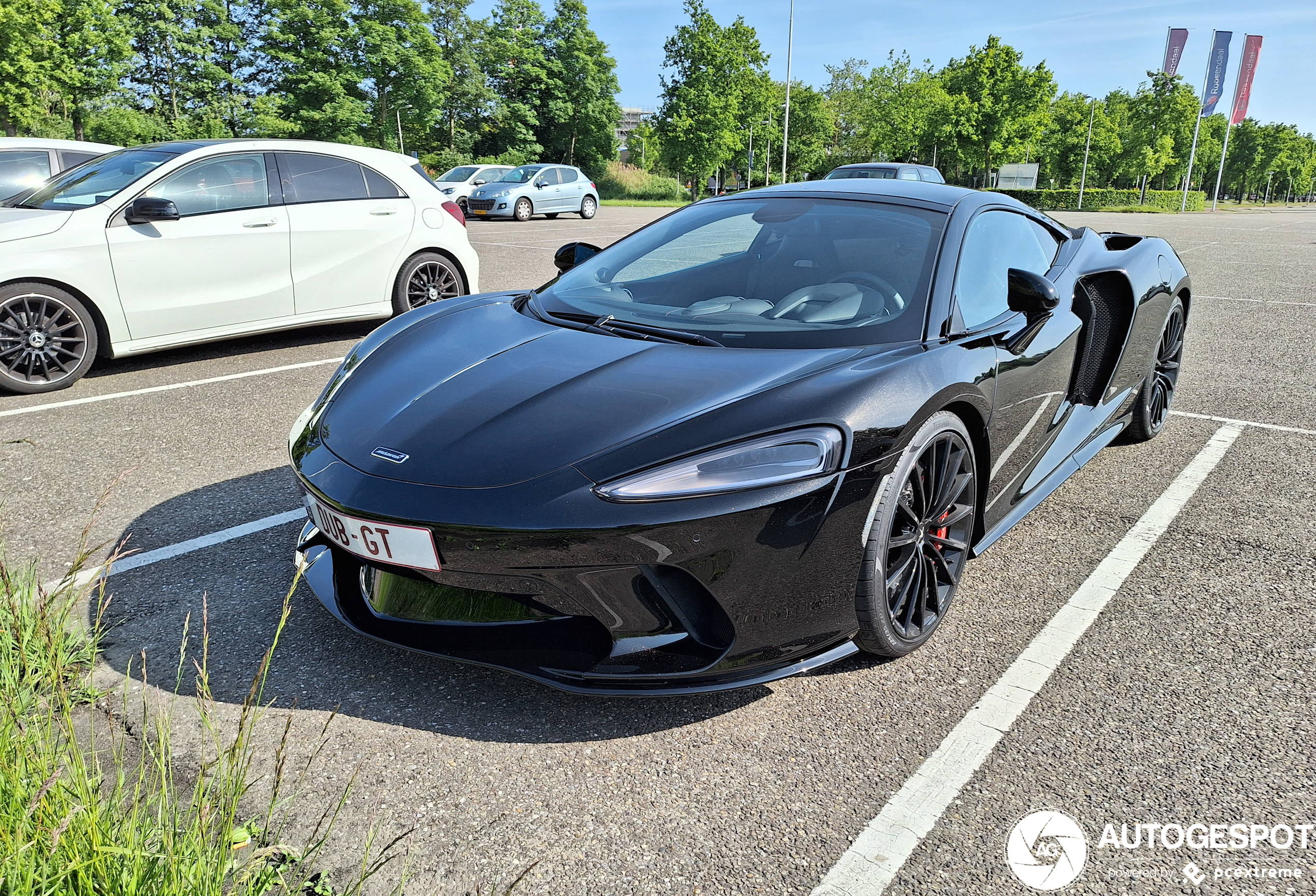 McLaren GT