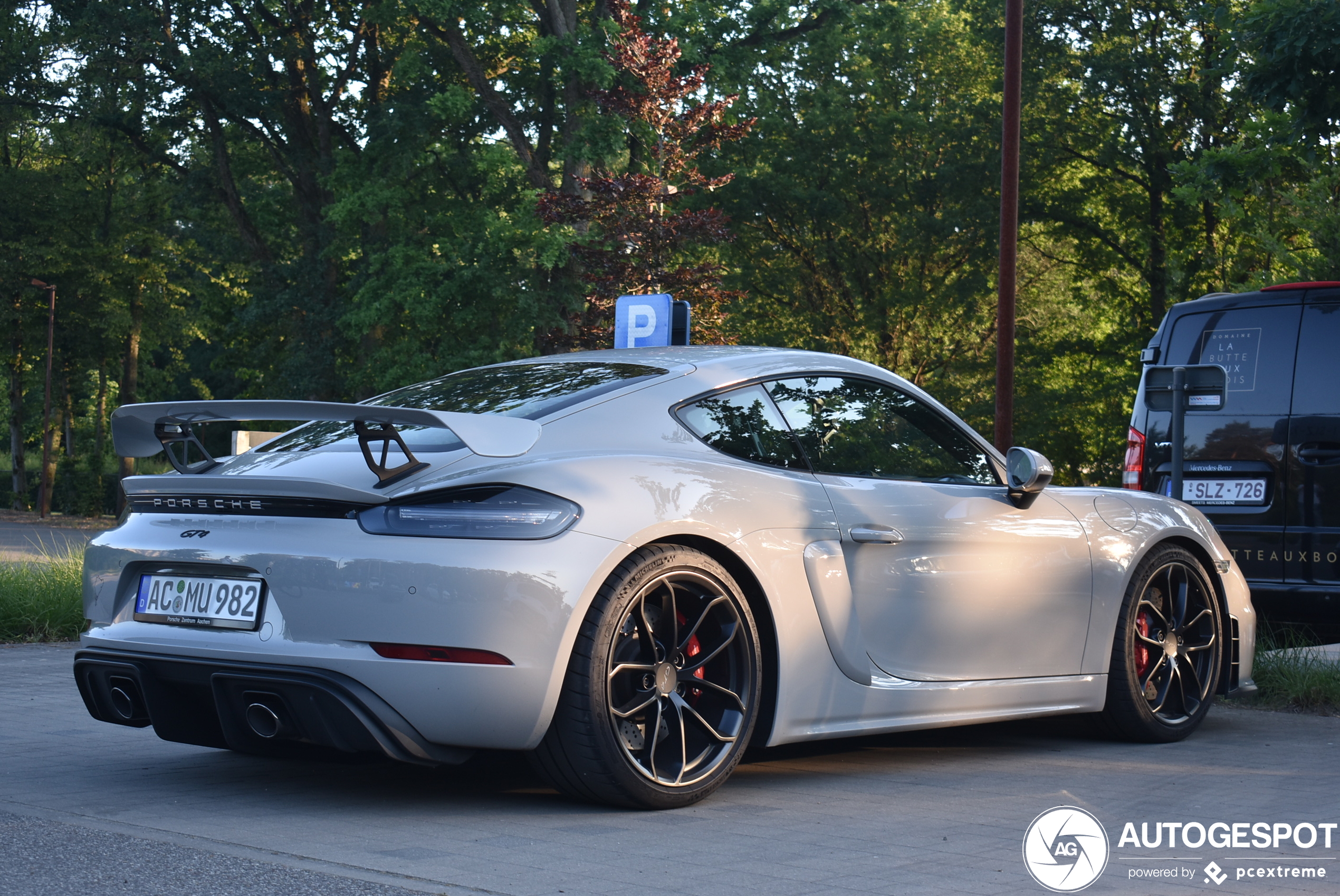 Porsche 718 Cayman GT4