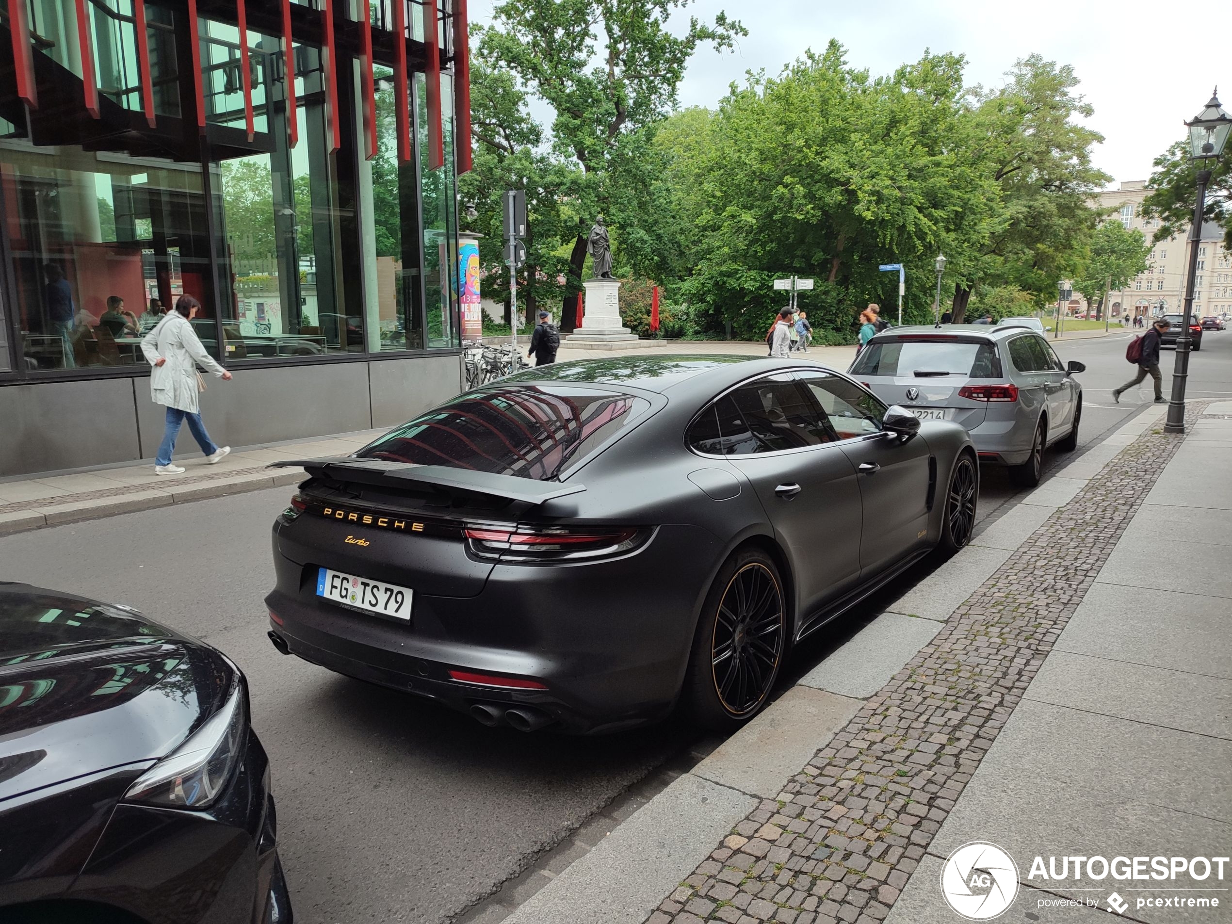 Porsche 971 Panamera Turbo