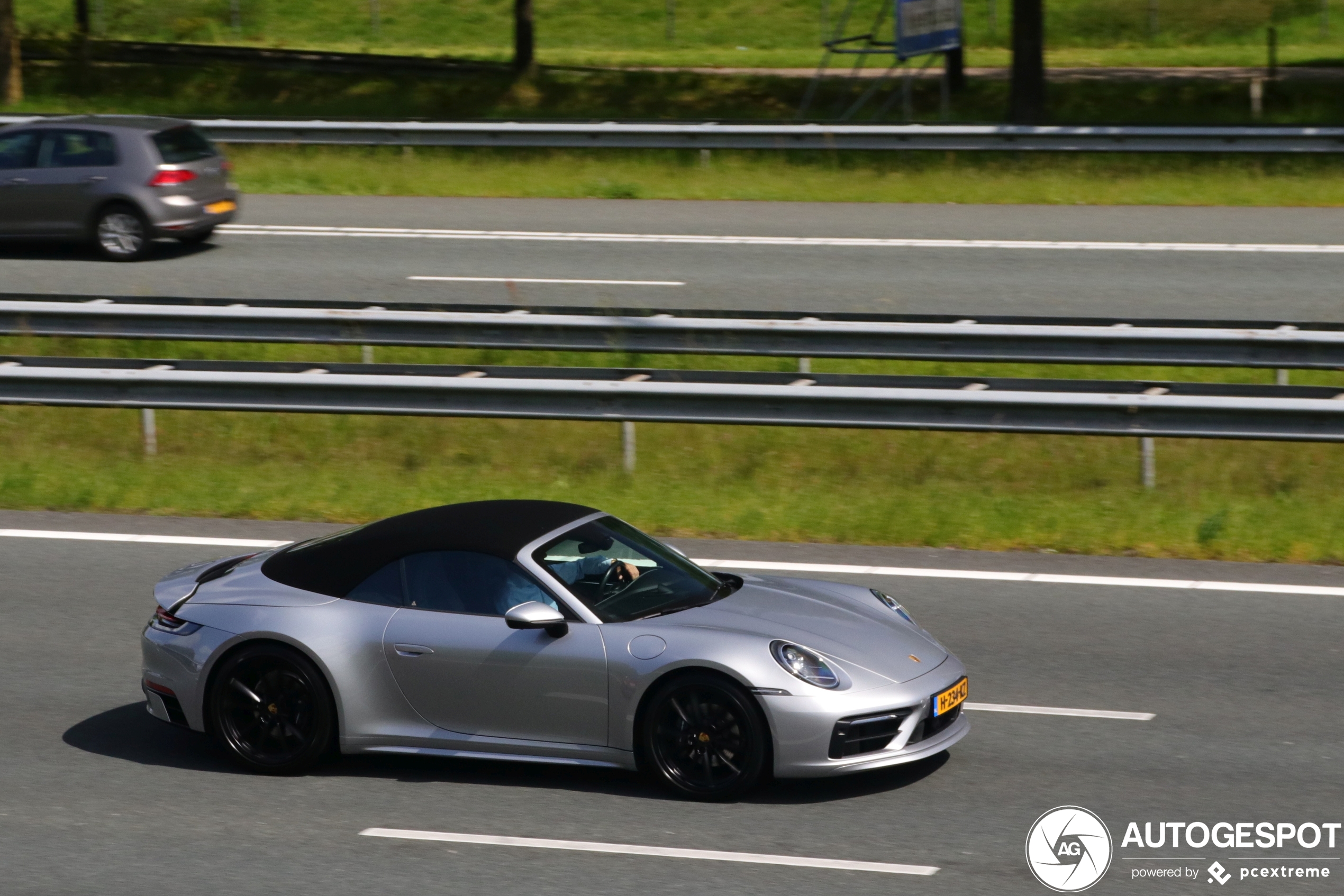 Porsche 992 Carrera 4S Cabriolet