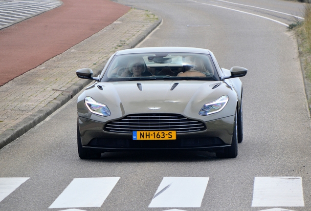 Aston Martin DB11