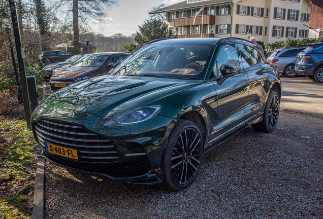 Aston Martin DBX707