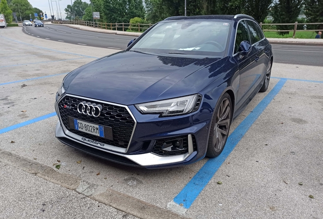 Audi RS4 Avant B9