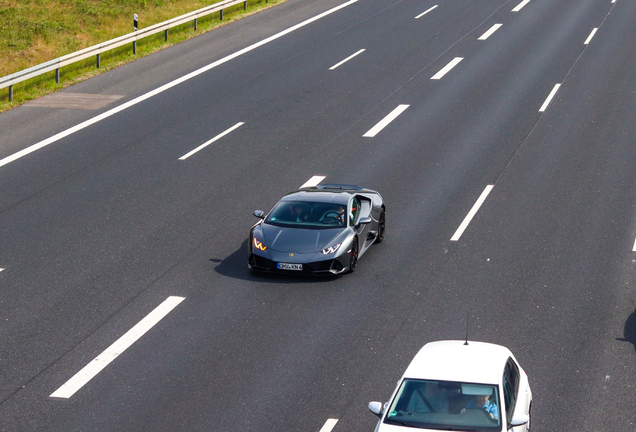 Lamborghini Huracán LP640-4 EVO