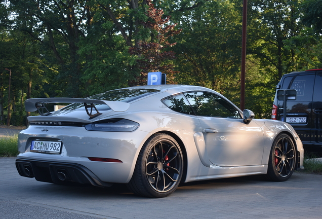 Porsche 718 Cayman GT4