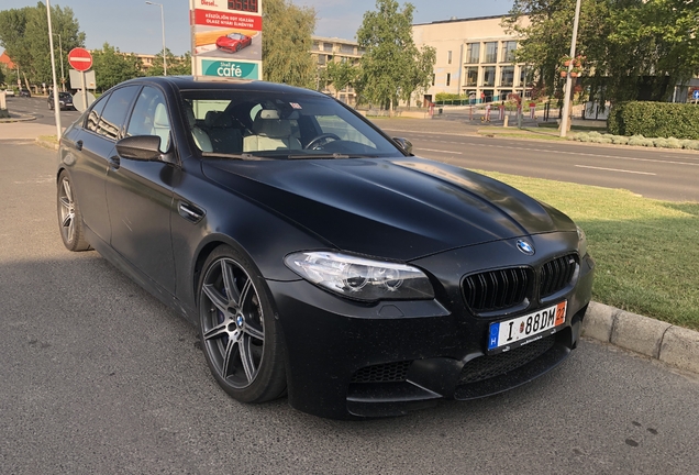 BMW M5 F10 2011