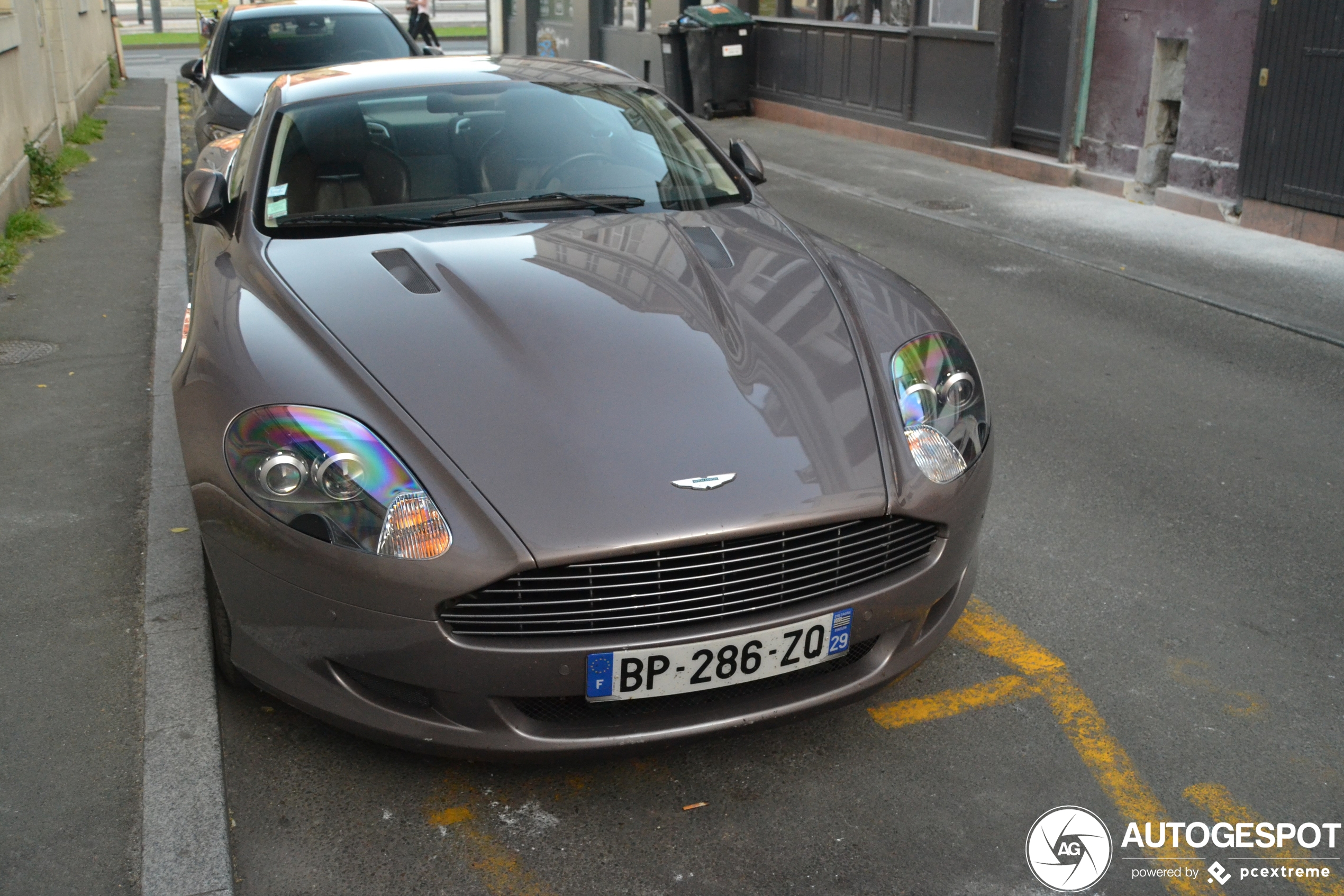 Aston Martin DB9