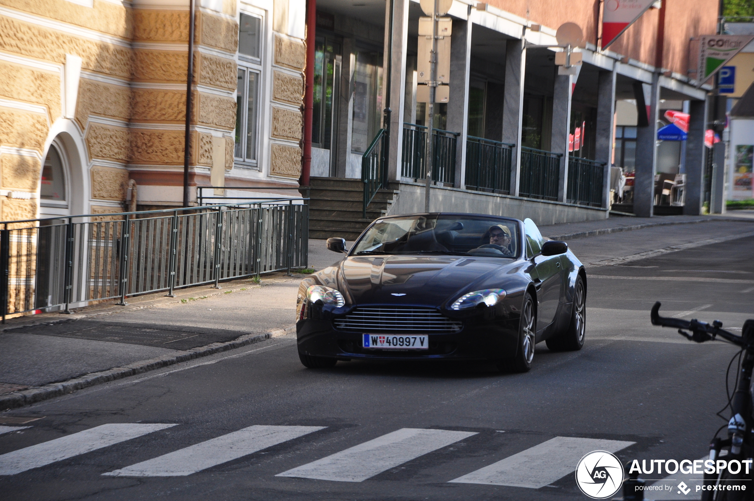 Aston Martin V8 Vantage Roadster