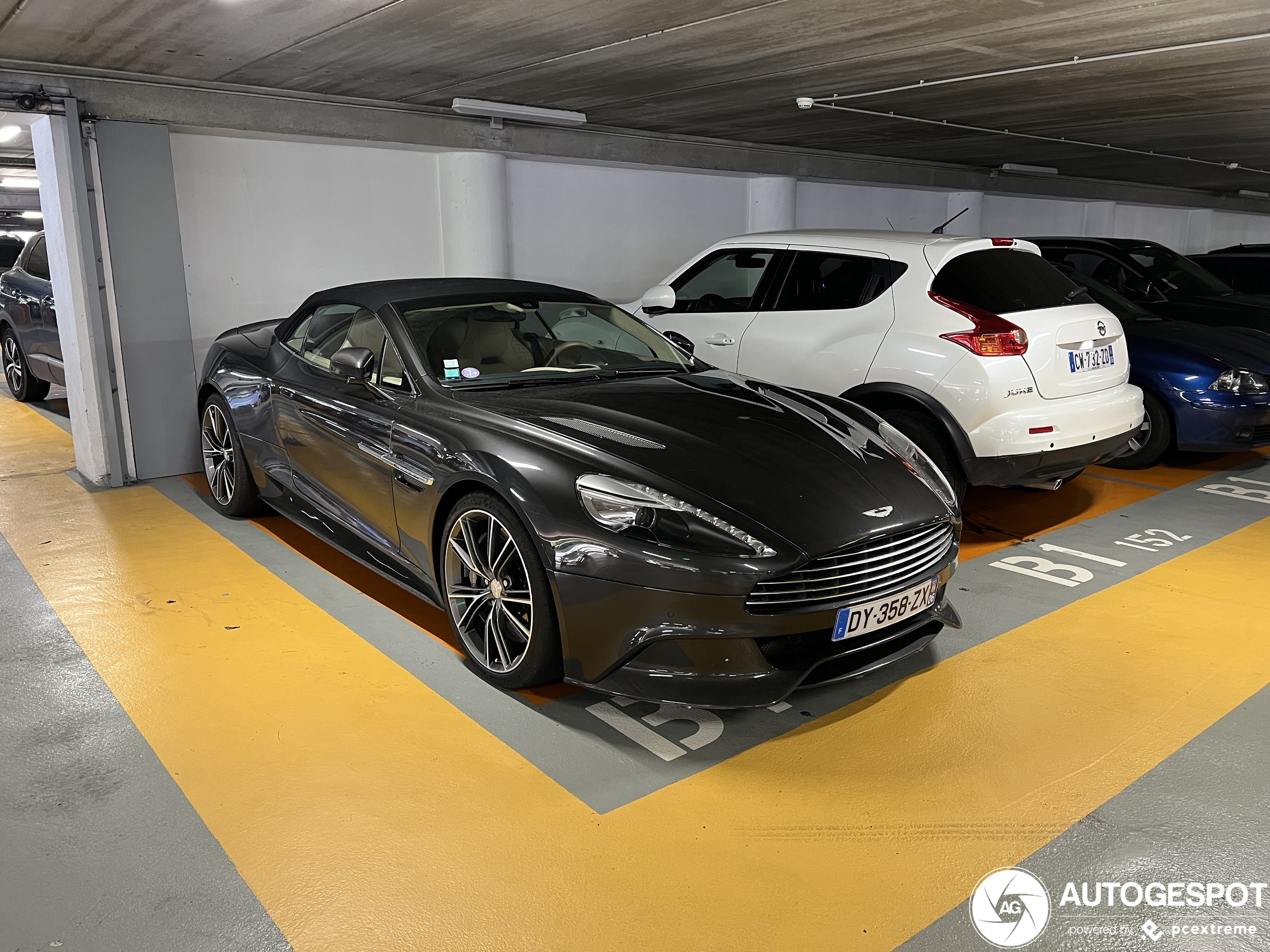 Aston Martin Vanquish Volante