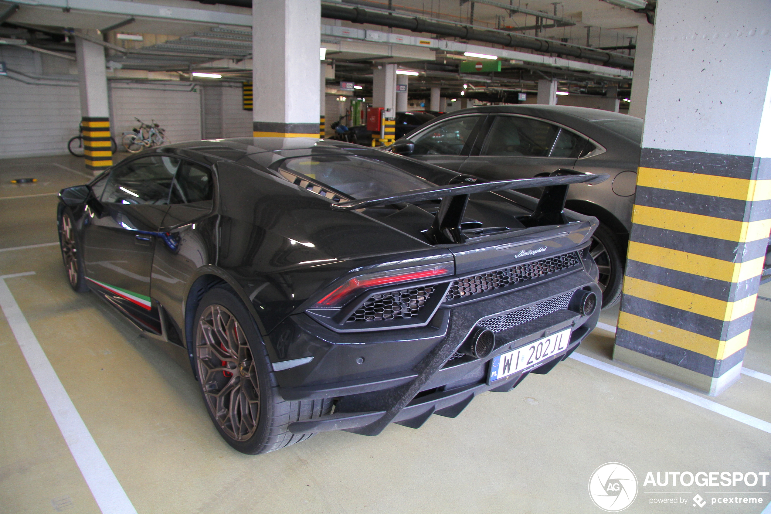 Lamborghini Huracán LP640-4 Performante