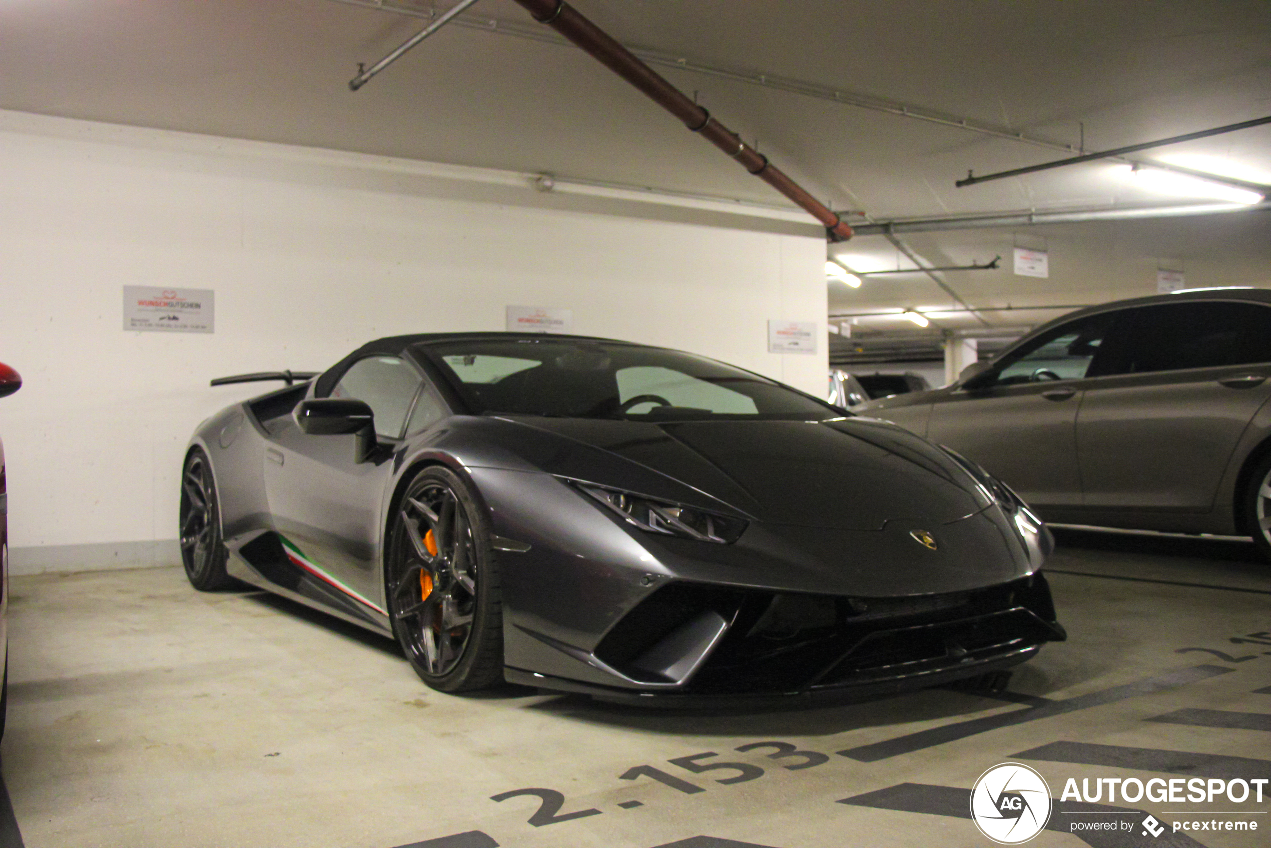 Lamborghini Huracán LP640-4 Performante Spyder