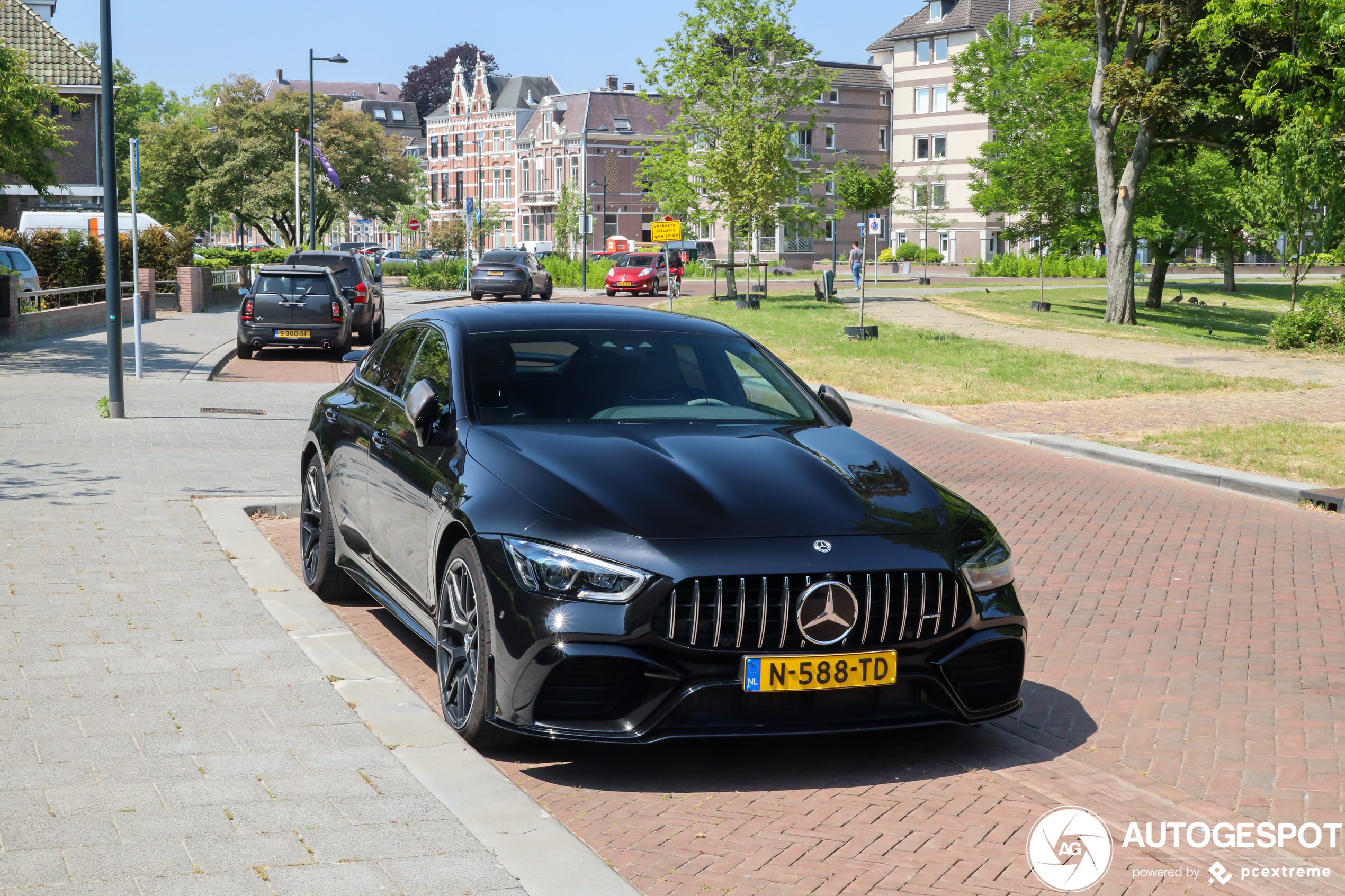 Mercedes-AMG GT 63 S X290