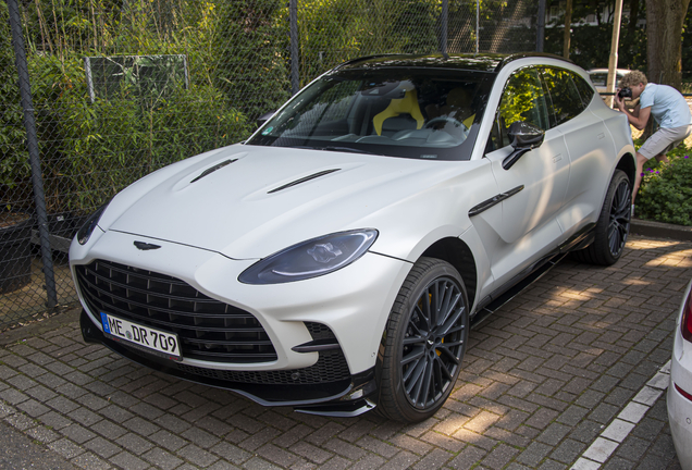 Aston Martin DBX707