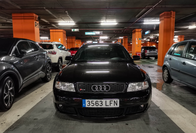 Audi RS4 Avant B5