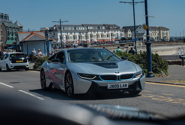 BMW i8