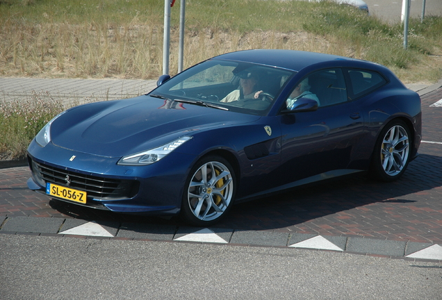 Ferrari GTC4Lusso T