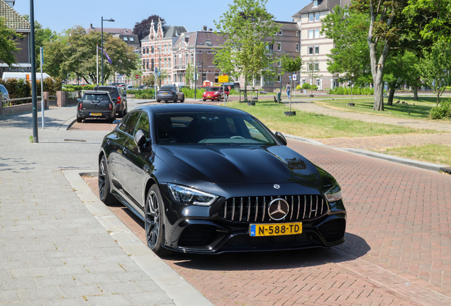 Mercedes-AMG GT 63 S X290