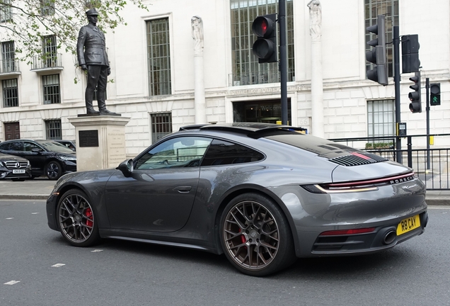 Porsche 992 Carrera 4S