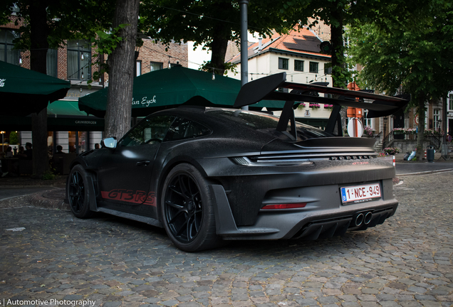 Porsche 992 GT3 RS Weissach Package