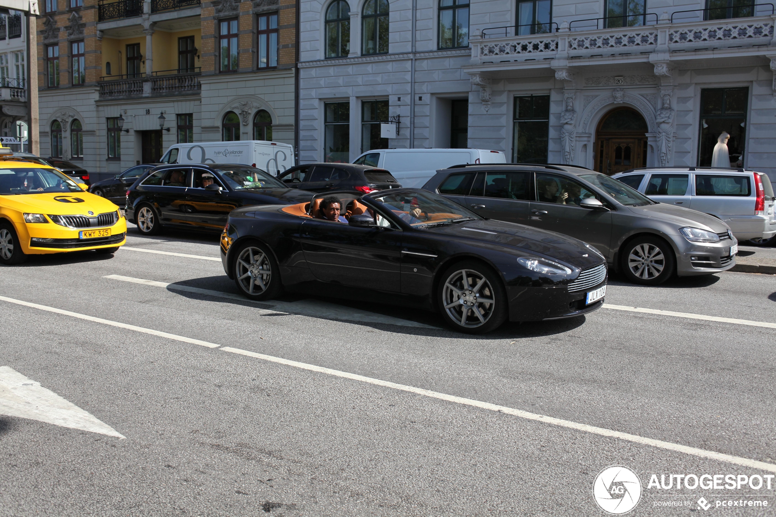 Aston Martin V8 Vantage Roadster