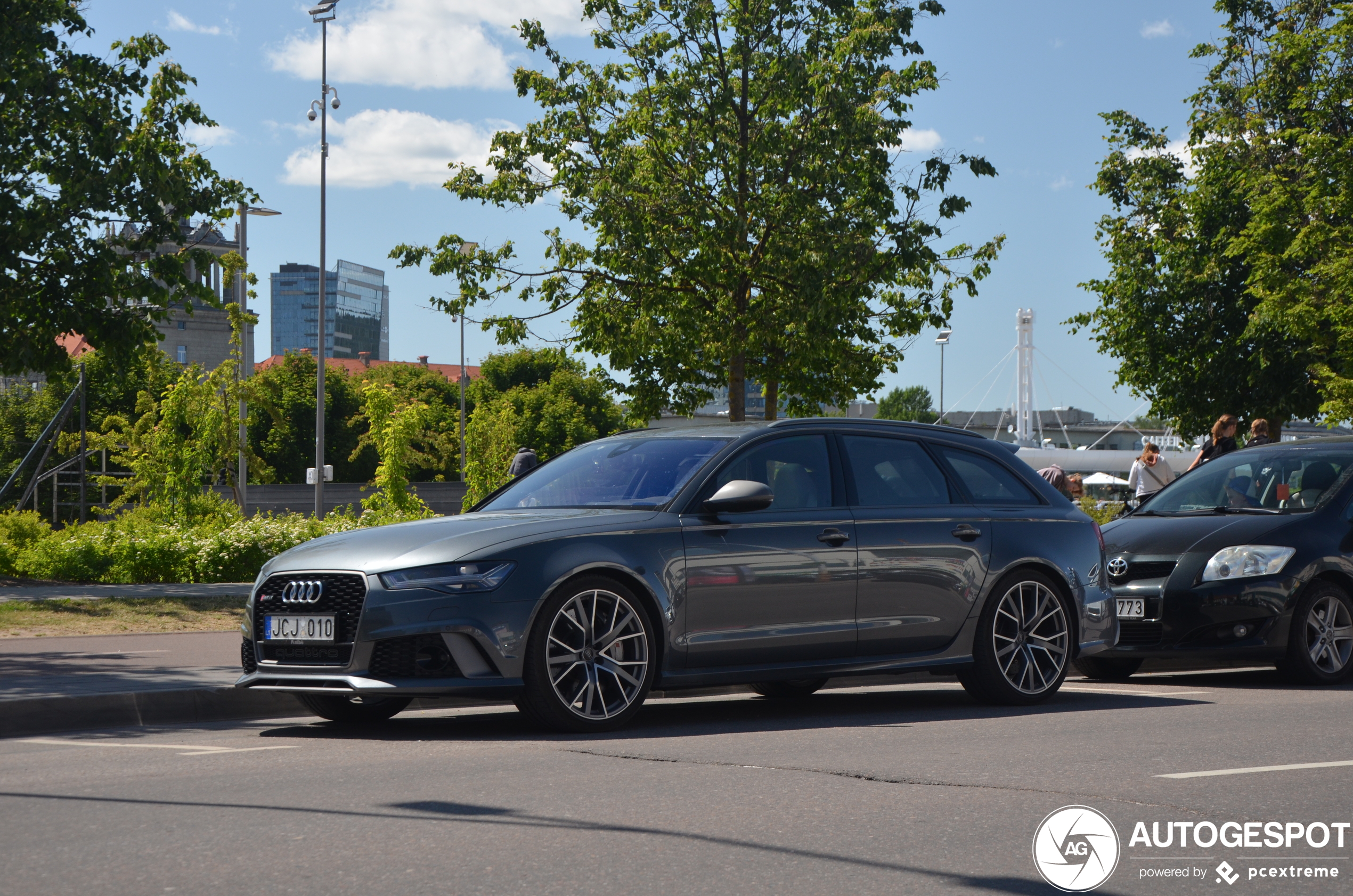 Audi RS6 Avant C7 2015