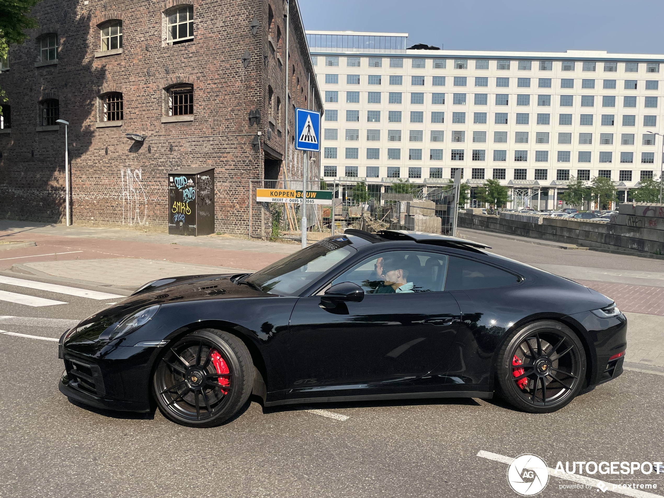 Porsche 992 Carrera 4 GTS - 09 June 2023 - Autogespot
