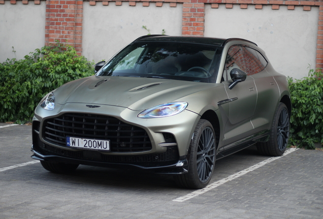 Aston Martin DBX707