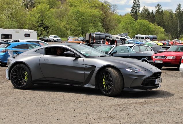 Aston Martin V12 Vantage 2023