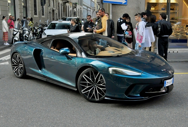 McLaren GT