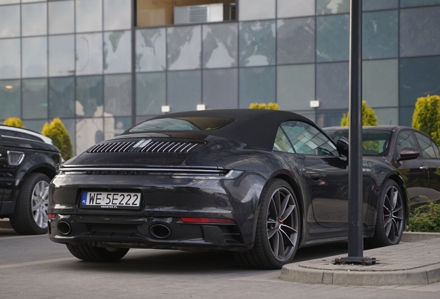 Porsche 992 Carrera 4S Cabriolet