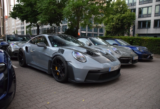 Porsche 992 GT3 RS Weissach Package