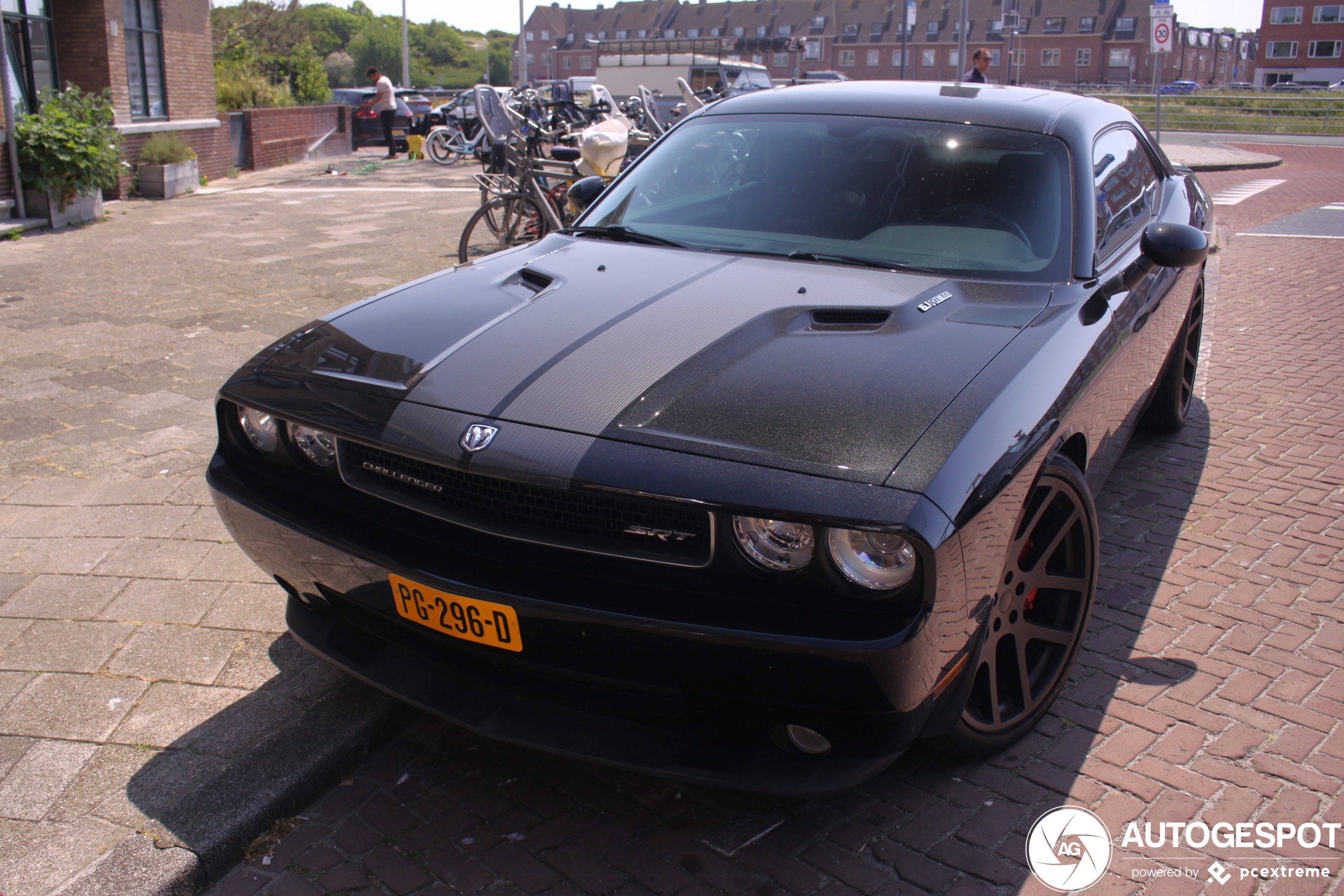 Dodge Challenger SRT-8