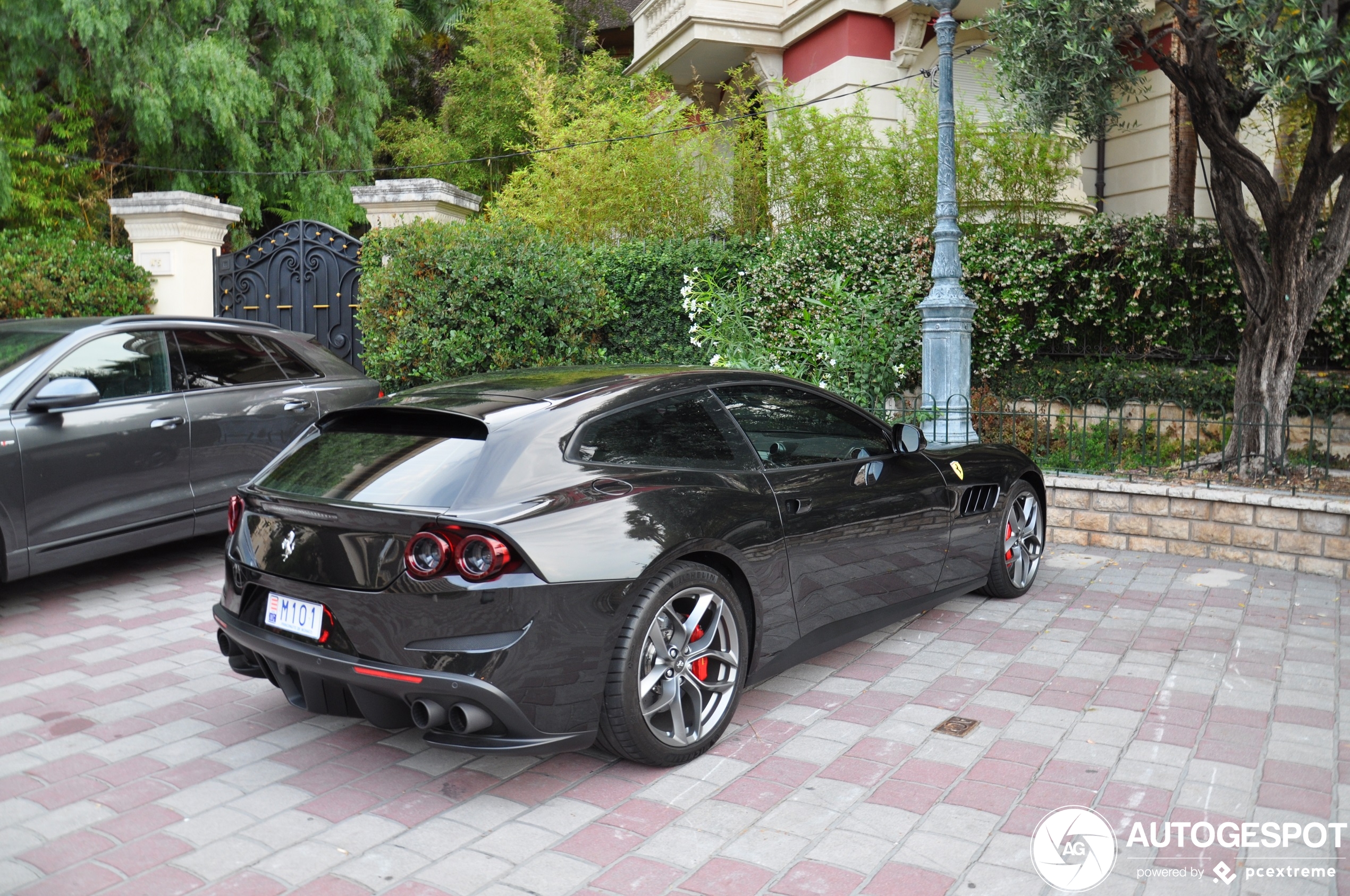 Ferrari GTC4Lusso T