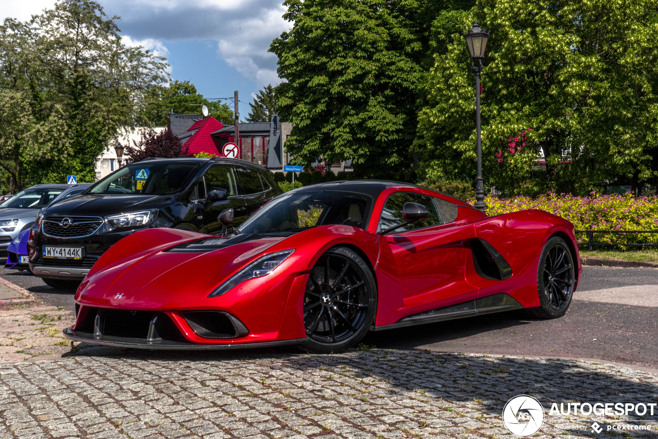 Prvi Hennessey Venom F5 na ulici