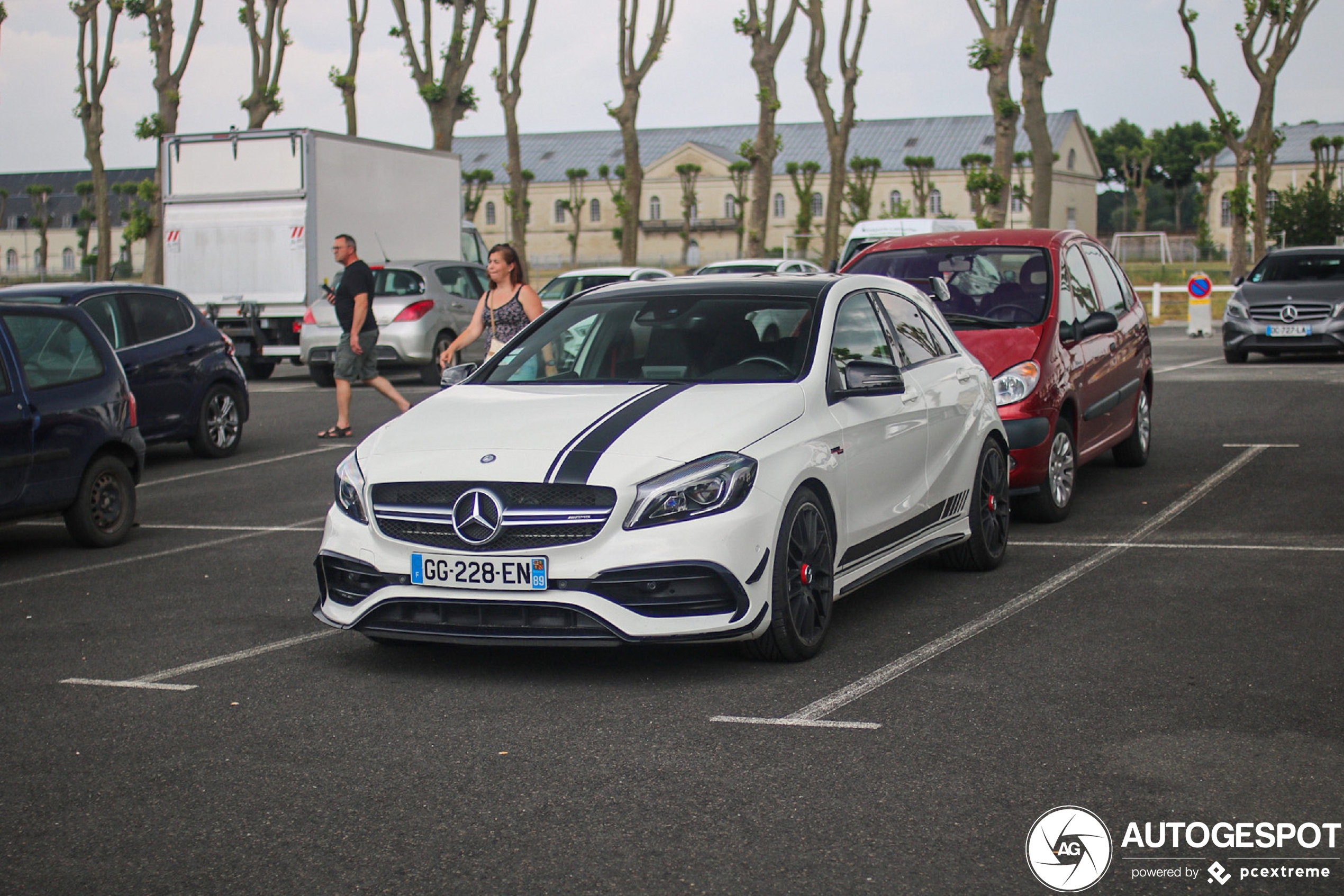 Mercedes-AMG A 45 W176 2015