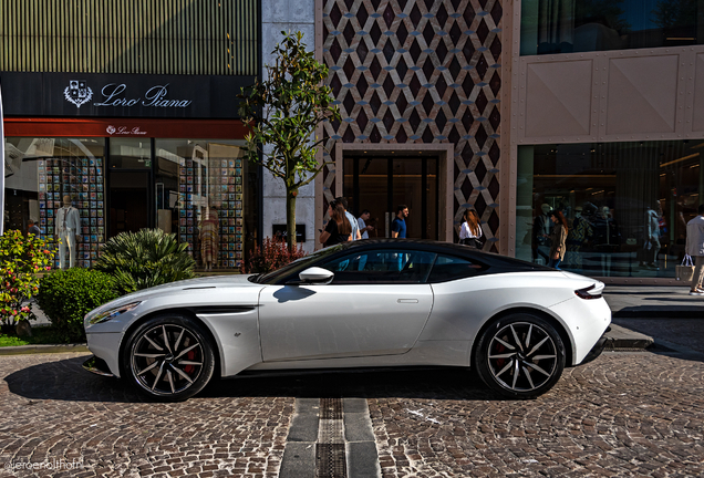 Aston Martin DB11