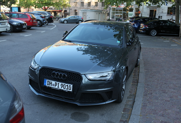 Audi RS4 Avant B8