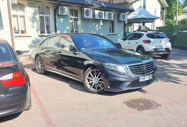 Mercedes-Benz S 63 AMG V222