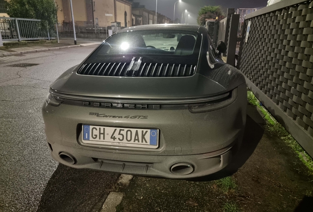 Porsche 992 Carrera 4 GTS