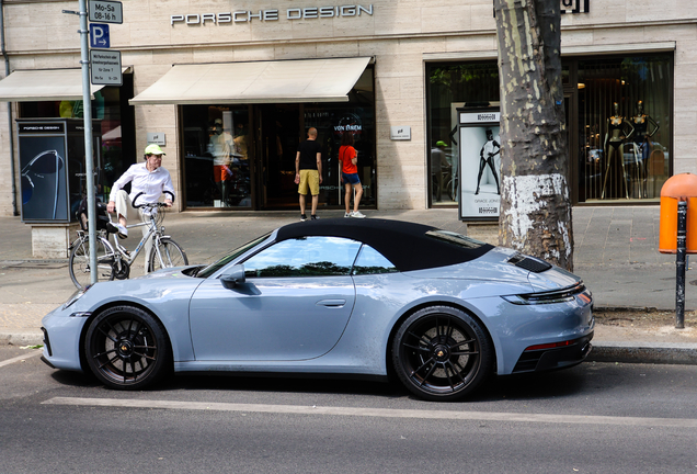 Porsche 992 Carrera 4 GTS Cabriolet