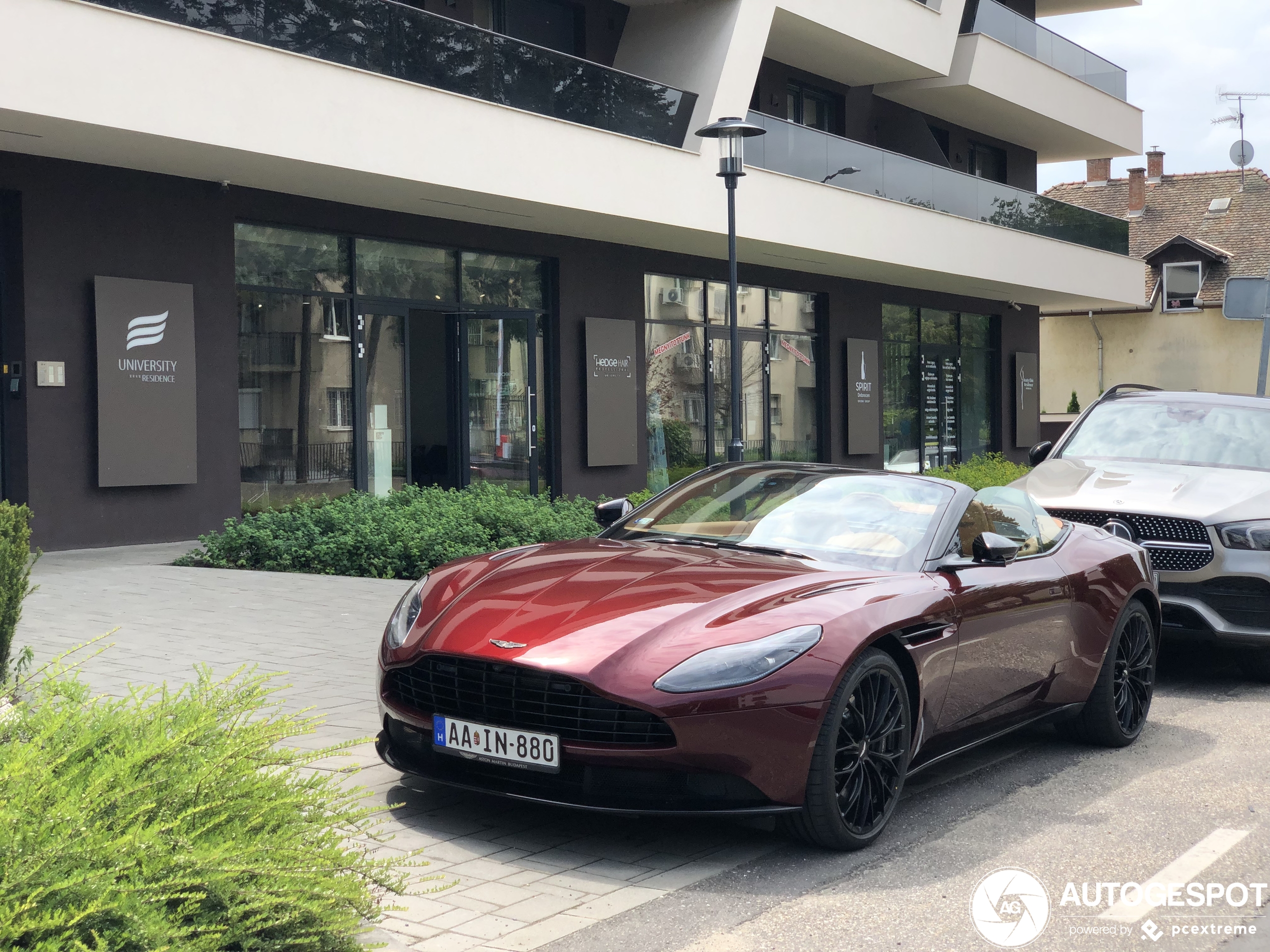 Aston Martin DB11 V8 Volante