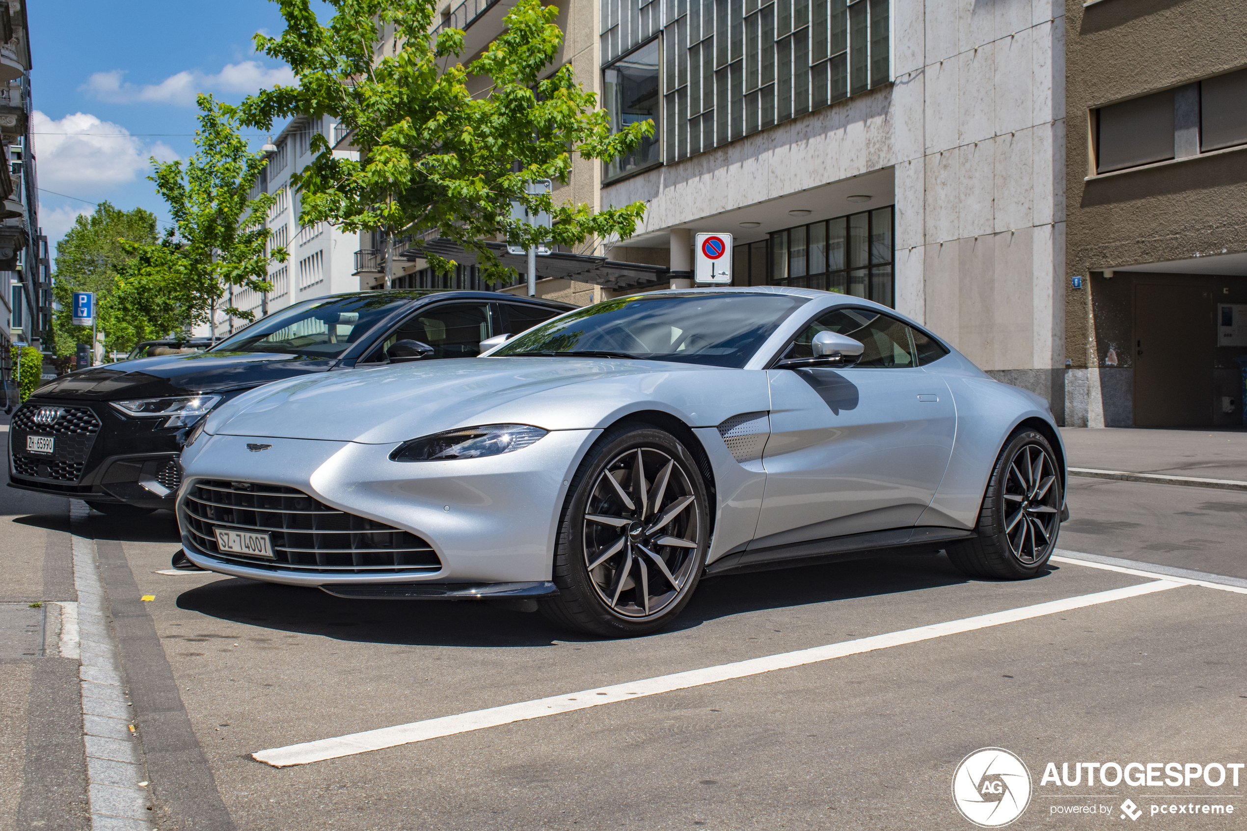 Aston Martin V8 Vantage 2018