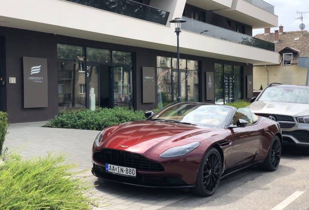 Aston Martin DB11 V8 Volante