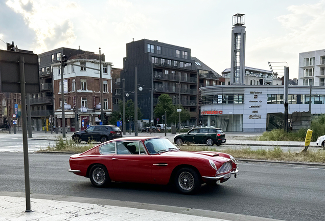 Aston Martin DB6 Vantage MKI