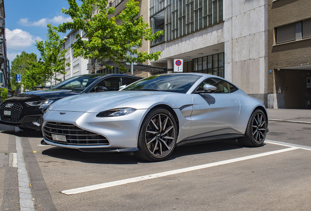 Aston Martin V8 Vantage 2018