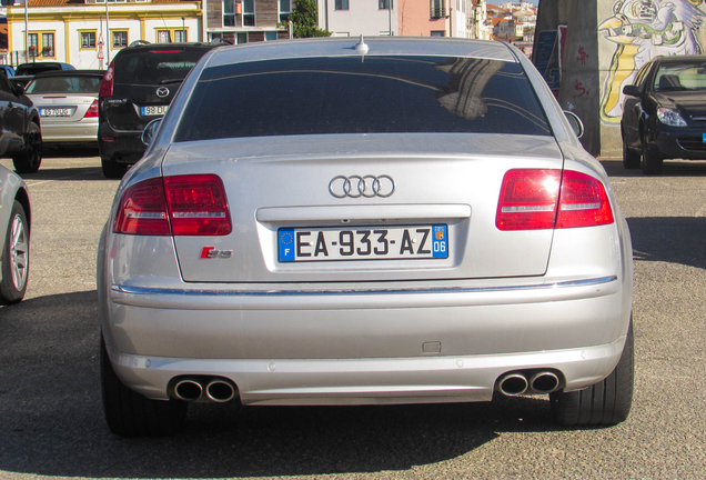 Audi S8 D3