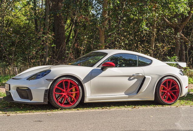 Porsche 718 Cayman GT4